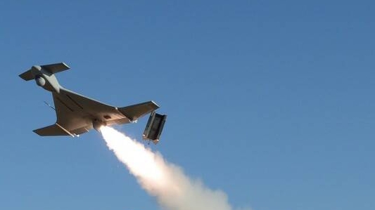 外开云真人开云真人伊朗防空系统在伊斯法罕地区上空击落数架无人机